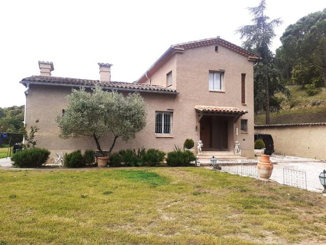 Sur Les Hauteurs De Limoux 229m² Limoux