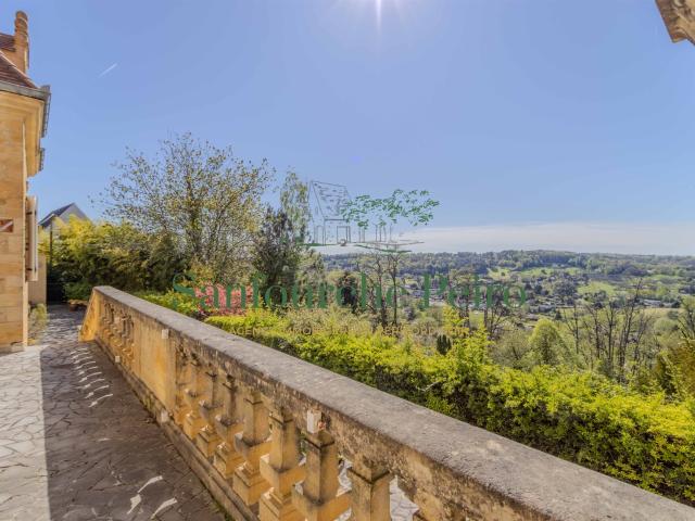 Sur les hauteurs de Sarlat Périgord Noir 415m² Sarlat la Canéda
