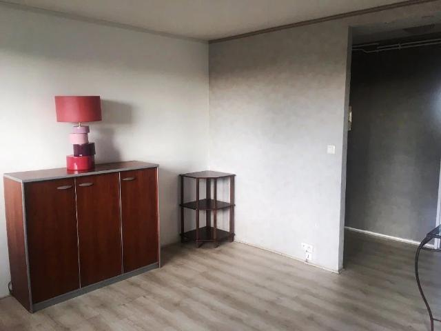 Sur Tours Nord, A louer Appartement T2 meublé avec cave