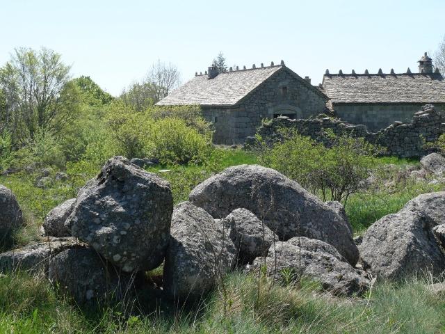 Ancienne ferme et son logis sur le mont Lozère 306m² Pont de Montvert Sud Mont Lozère