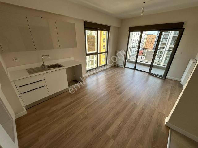 Sur Yapı Antalyada 8. Kat 86 M² Ferah 2+1 Kiralık Daire