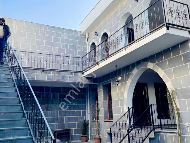 Sur Yeni Çarşıda Yatırıma Ve Oturuma Uygun 6+1 Özel Villa