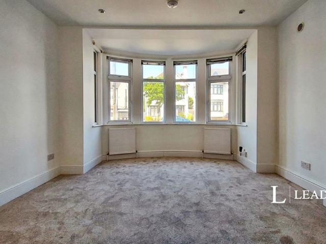 Surbiton Avenue, Southend On Sea, Essex SS1, Studio to rent, £825 pcm | PrimeLocation