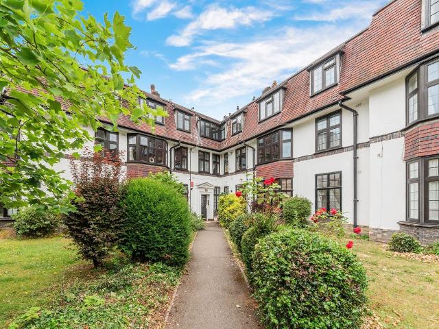 Surbiton Crescent, Effingham Lodge Surbiton Crescent KT1, 2 bed flat to rent, £1,850 pcm | PrimeLocation