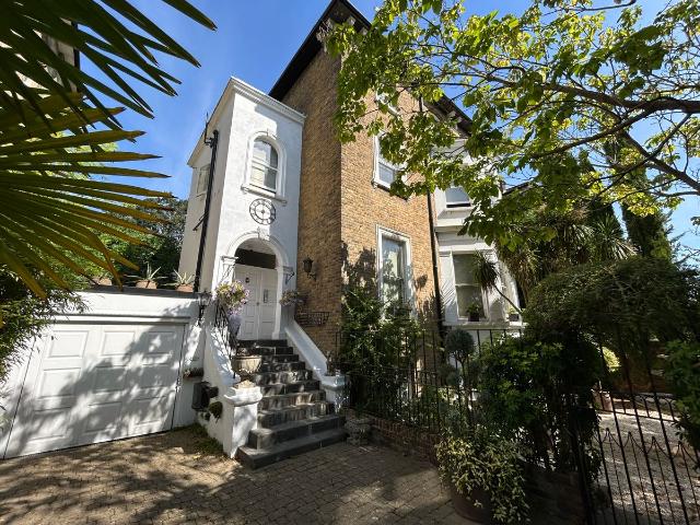 Surbiton Hill Park, Surbiton KT5, 1 bed flat to rent, £1,450 pcm | PrimeLocation