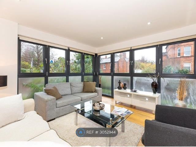 Surbiton Hill Road, Surbiton KT6, 2 bed flat to rent, £2,050 pcm | PrimeLocation