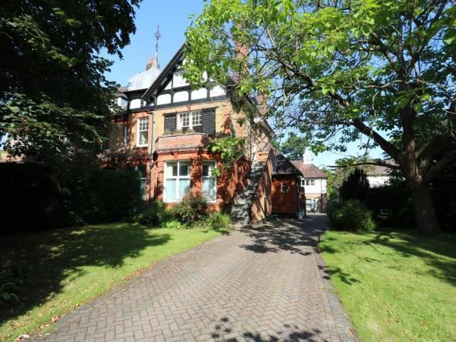 Surbiton, Kingston Upon Thames KT6, 1 bed flat to rent, £1,750 pcm | PrimeLocation