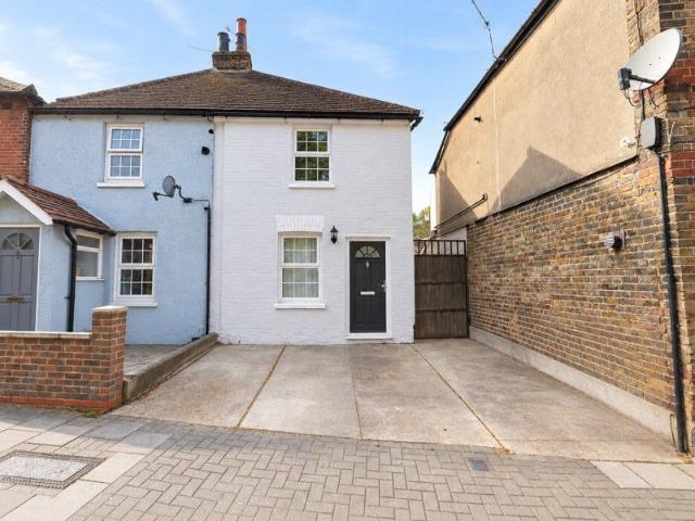 Surbiton, Kingston Upon Thames KT6, 2 bed cottage to rent, £2,350 pcm | PrimeLocation