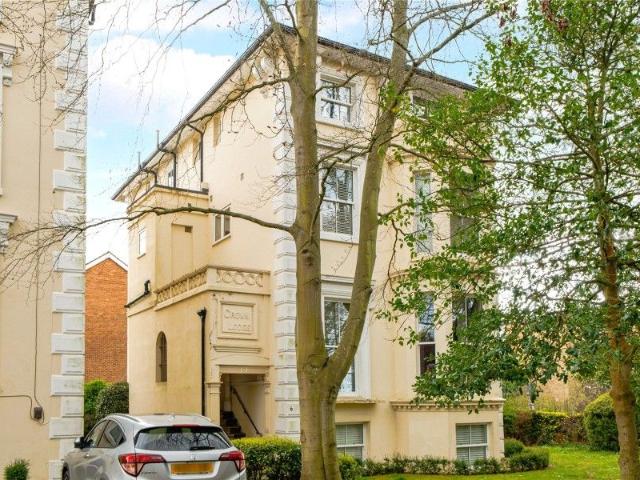Surbiton, Kingston Upon Thames KT6, 2 bed flat to rent, £1,900 pcm | PrimeLocation