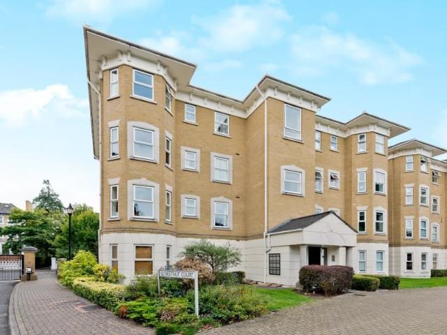 Surbiton, Kingston Upon Thames KT6, 2 bed flat to rent, £1,950 pcm | PrimeLocation