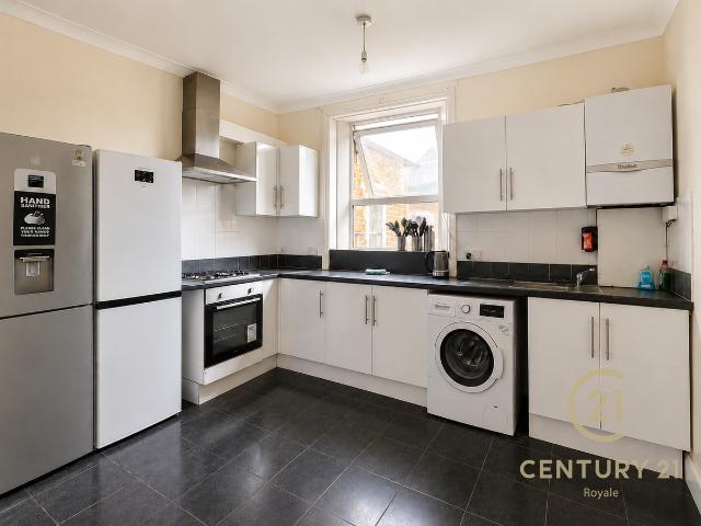 Surbiton Road, Kingston Upon Thames KT1, 5 bed flat to rent, £3,375 pcm | PrimeLocation