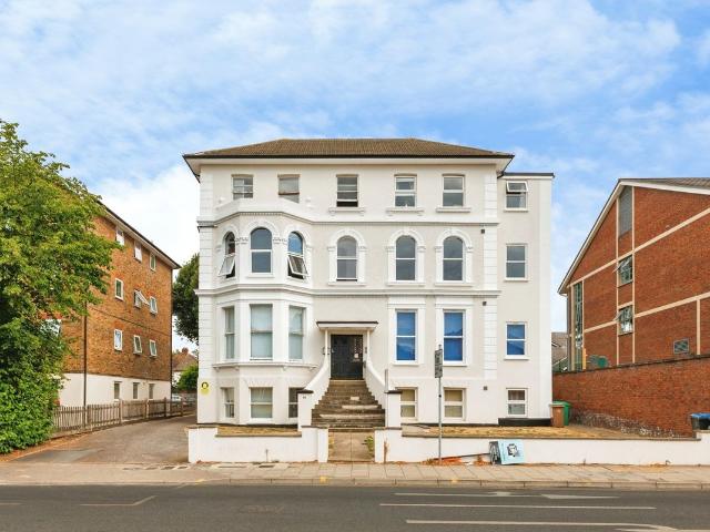 Surbiton Road, Kingston Upon Thames KT1, 1 bed flat to rent, £1,550 pcm | PrimeLocation