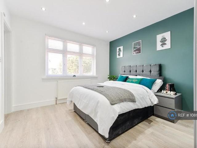 Surbiton Road, Kingston Upon Thames, KT1 1 bed in a house share to rent £1,250 pcm £288 pw