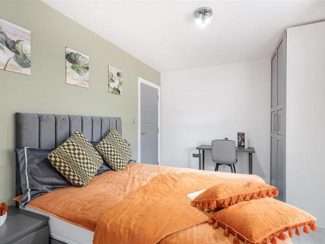 Surbiton Road, Kingston Upon Thames KT1 1 bed in a house share to rent £900 pcm £208 pw