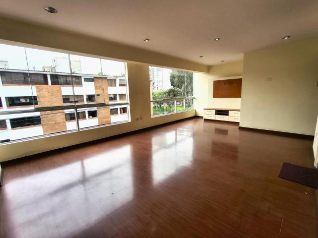 SURCO VENTA AMPLIO DEPARTAMENTO 126 M2 3 DORMITORIOS