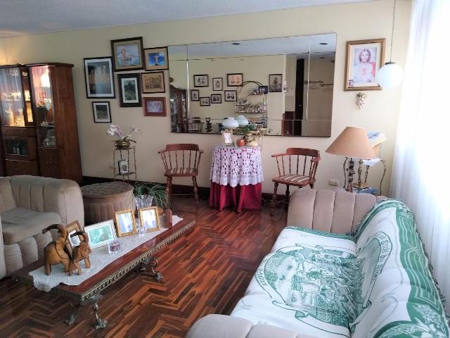 SURCO LOS ROSALES VENTA DE CASA DE ALTOS 378 M2 2do PISO 189 m2 y 3er PISO 189 m2