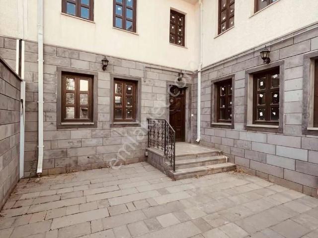 Surda Satılık Konak Tadında Villa