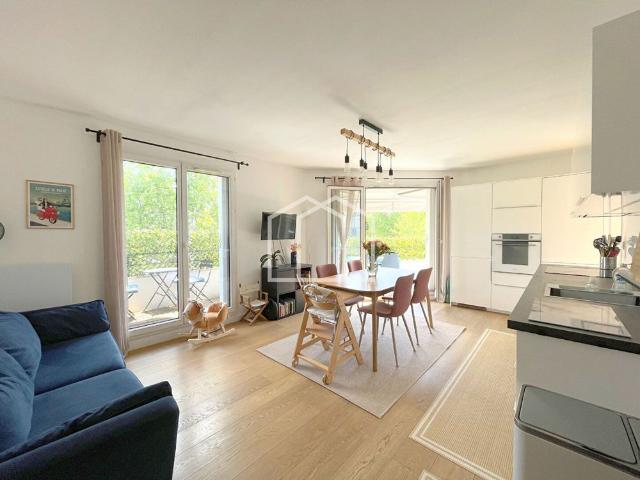 Suresnes 92150 4 pièces 68.79 m2 avec Grand balcon, cave et parking