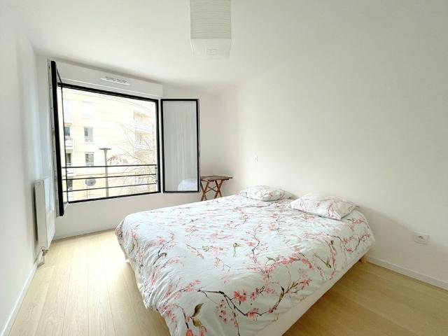 Suresnes 92150 2 pcs MEUBLÉ de 45m² avec balcon et box