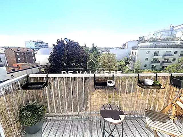 Suresnes 92150 Location appartement 1 pièce t1 cave balcon
