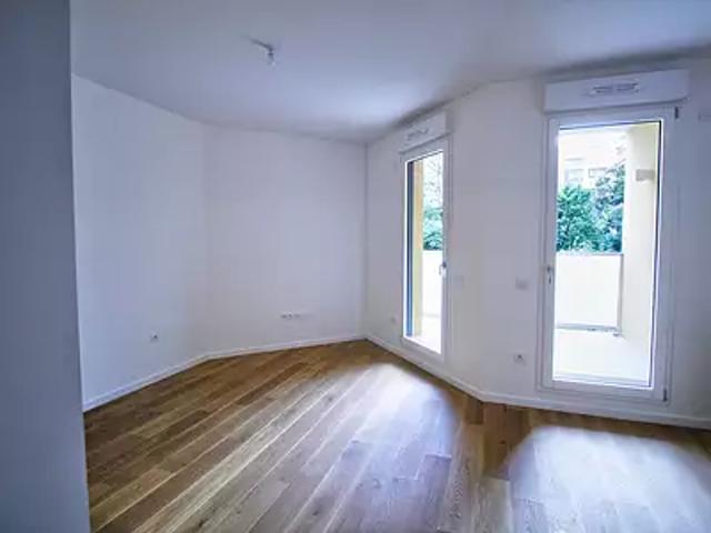 Suresnes 92150 Location appartement 3 pièces t3 parking