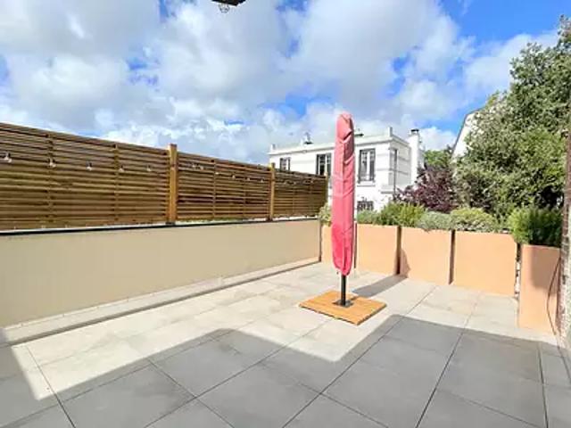 Suresnes 92150 Location maison 6 pièces t6 parking