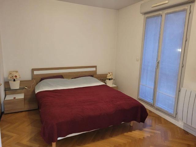 Suresnes – Parc du Château – 2 pièces meublé 50 m² – balcon – parking inclus