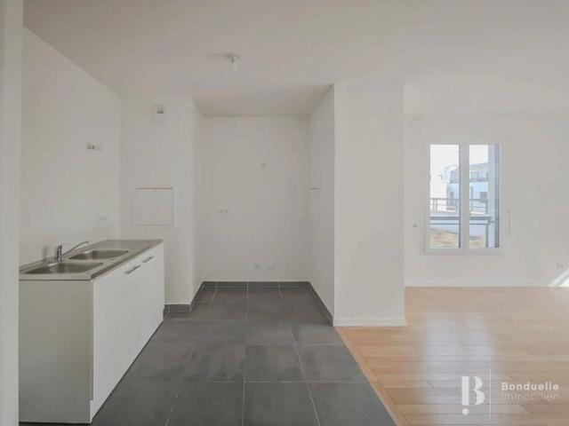 SURESNES RUE BENOIT MALON 4 PIECES ENTIEREMENT RENOVÉ AVEC
