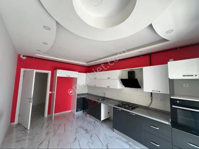 Sürer Emlak`tan Kiralık Ultra Lüks 3.5+1 Daire`miz Site İçerisinde Kalmakta