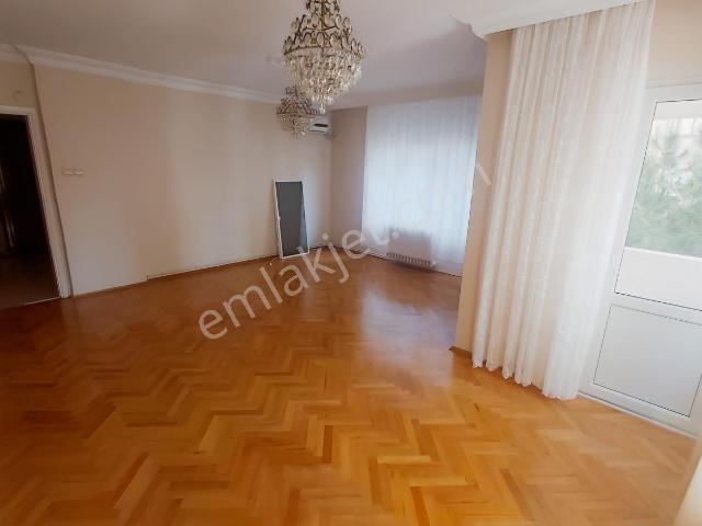 Süreyya Plajında Arakat 100 M² Net 3+1 Daire
