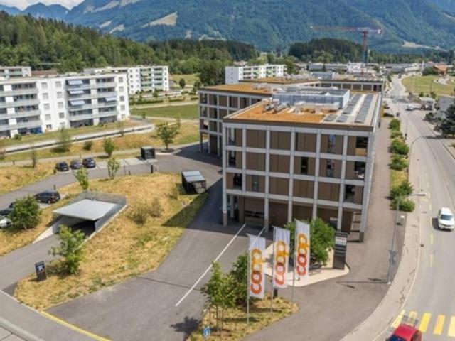 SURFACE COMMERCIALE DE 106 M² À PROXIMITE IMMEDIATE DE COOP