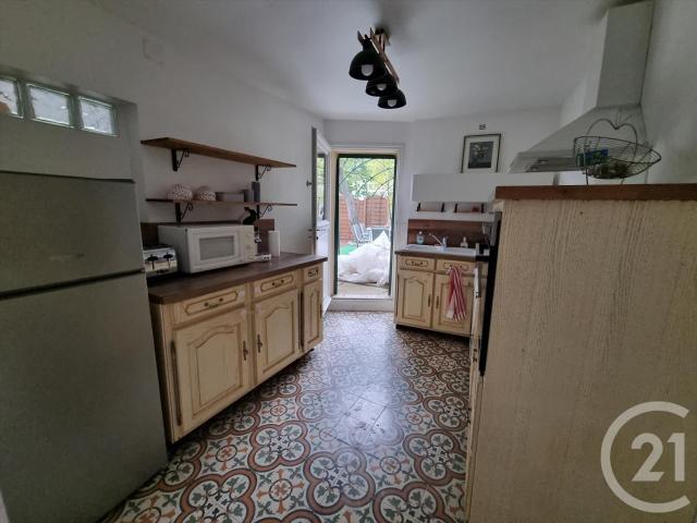 Surface totale bâtie: 233 m² Votre agence Century 21 vous p. 73m² Sainte Agnès