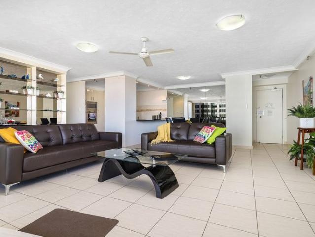 Surfers Paradise Fully Furnished in Iconic Esplanade 2 bedroom 2 bath Rent for up to 5 months