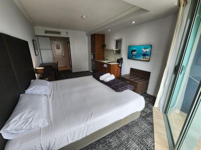 Surfers Paradise Resort. Sleeps Max 4. Short or Long term rental available