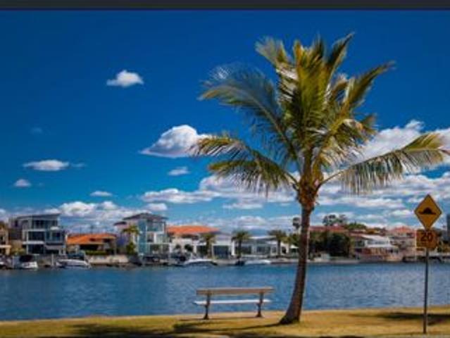 Surfside Living Two Bedroom Unit in Surfers Paradise ðŸŒ´