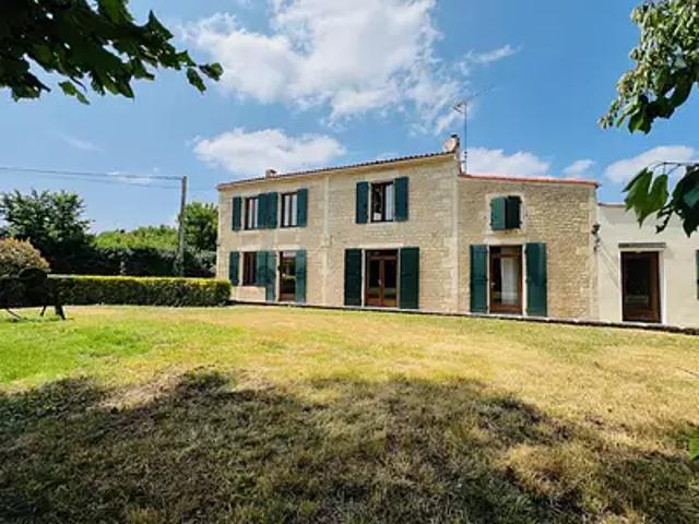 Surgères 17700 Achat / Vente maison 8 pièces t8