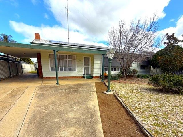 SURPRISINGLY SPACIOUS FAMILY HOME IN PRIME CENTRAL LOCATION CLOSE TO C.B.D