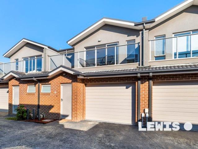 Surprisingly Spacious Townhouse