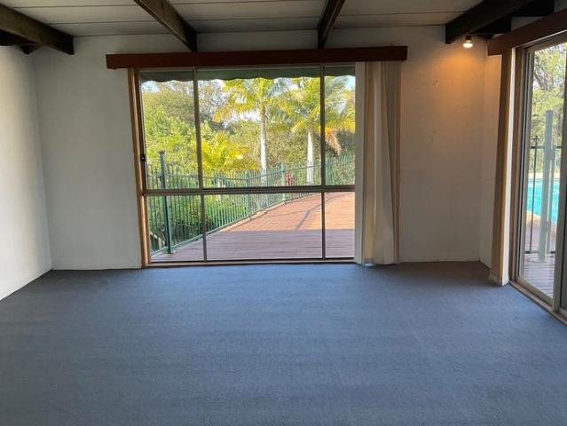 Surprisingly Quiet So Convenient Lovely Pool 3 Bedrooms