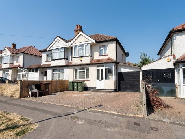 Surrey Grove, Sutton SM1, 3 bed property to rent, £2,400 pcm | PrimeLocation