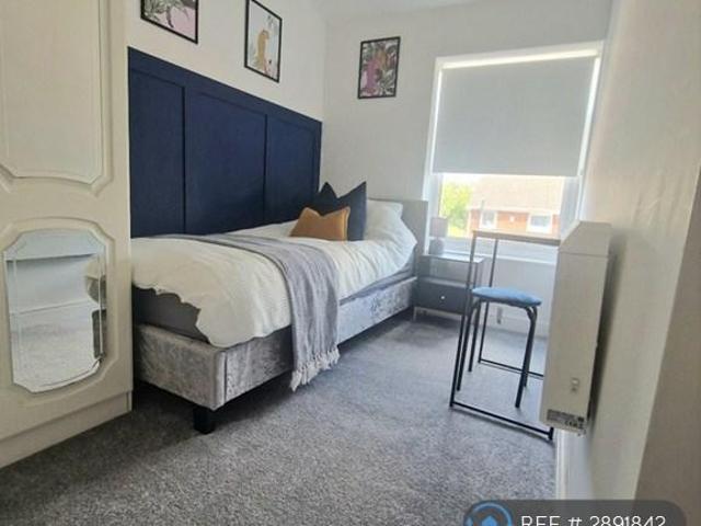 Surrey St, St Helens, WA9 1 bed in a house share to rent £560 pcm £129 pw