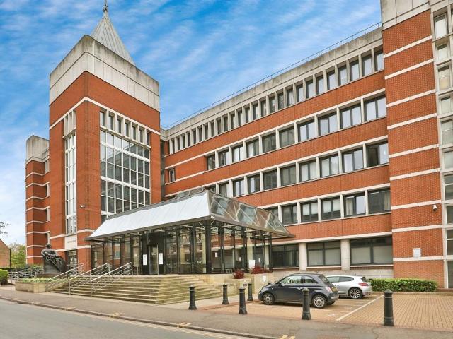 Surrey Street, NORWICH 2 bed flat to rent £1,400 pcm £323 pw