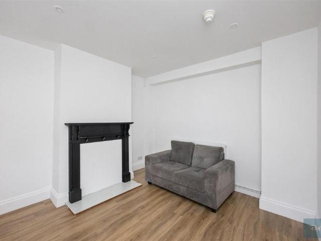 Surrey Street, Brighton 5 bed terraced house to rent £3,250 pcm £750 pw