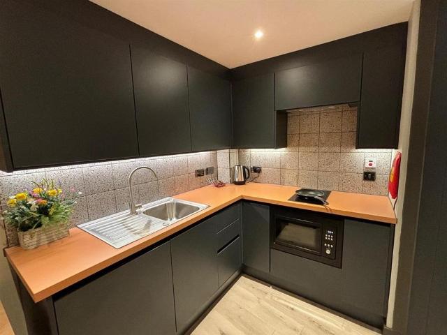 Surrey Street, Bristol BS2 Studio to rent £1,729 pcm £399 pw