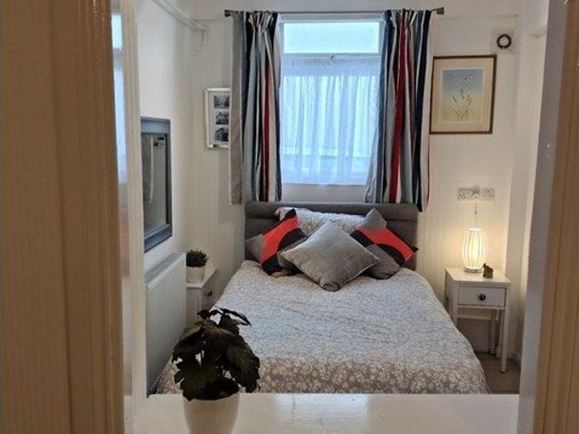 Surrey Street, Littlehampton BN17, 1 bed flat to rent, £960 pcm | PrimeLocation