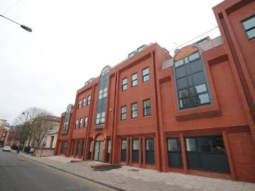 Surrey Street, Trelawny House Surrey. 2 bed apartment to rent £1,650 pcm £381 pw