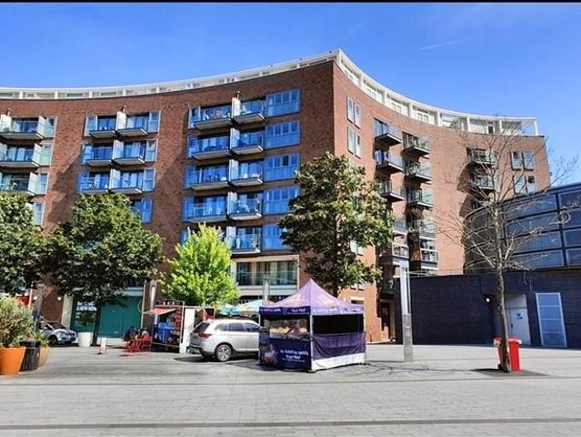 Surrey Quays Road, London, SE16 2 bed flat to rent £2,845 pcm £657 pw