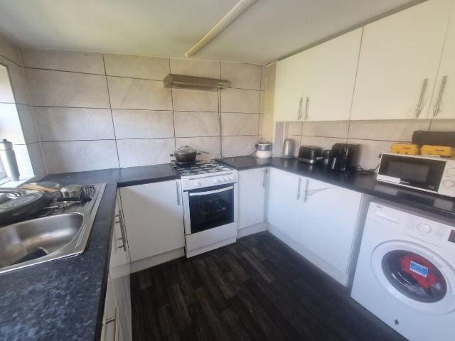 Surrey Road, Barking IG11, 3 bed detached house to rent, £2,300 pcm | PrimeLocation