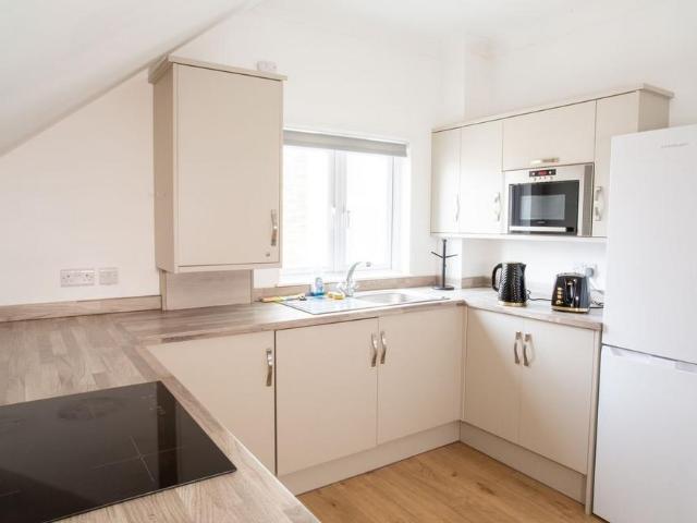 Surrey Road, Cliftonville, Margate. 2 bed flat to rent £975 pcm £225 pw