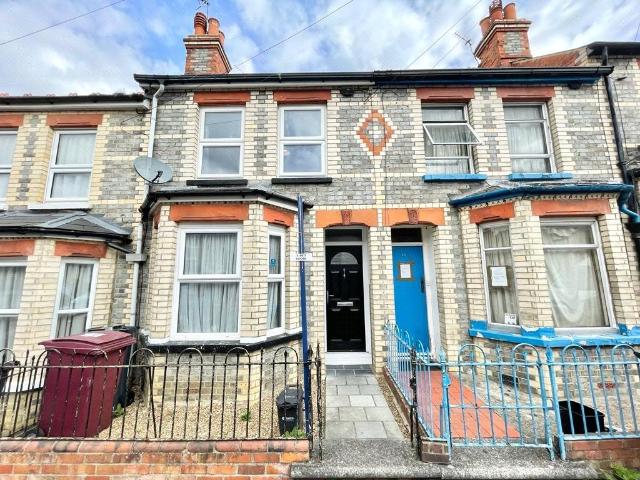 Surrey Road, Reading, Berkshire, RG2 3 bed terraced house to rent £1,650 pcm £381 pw